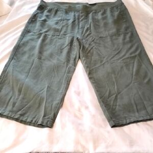 St. John's Bay Woman's Laurel Wreath High Rise Wide Leg Crop Pants, Size 2X, NWT